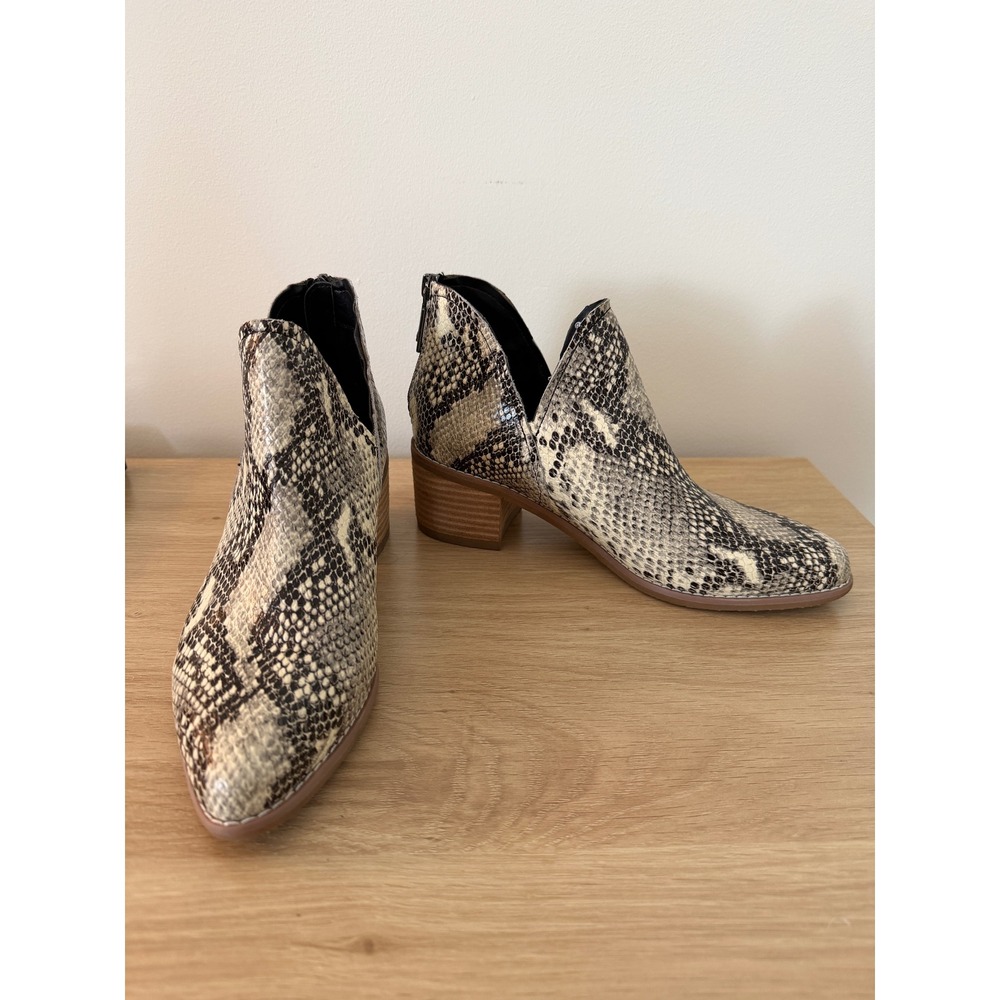 Blondo 7.5 Esmee Waterproof Snakeskin Print‎ Ankle Boots Grey Cowgirl Boho